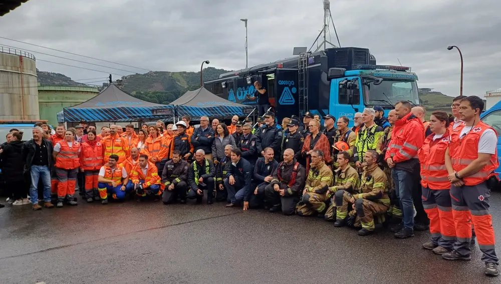 Participantes en el simulacro en Repsol-Butano Participantes en el simulacro en Repsol-Butano