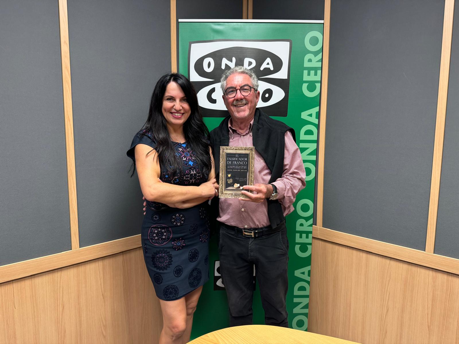 Juan Carlos Arias nos habla en Más de uno Alicante de su novela 'El falsificador de Franco' Juan Carlos Arias nos habla en Más de uno Alicante de su novela 'El falsificador de Franco'