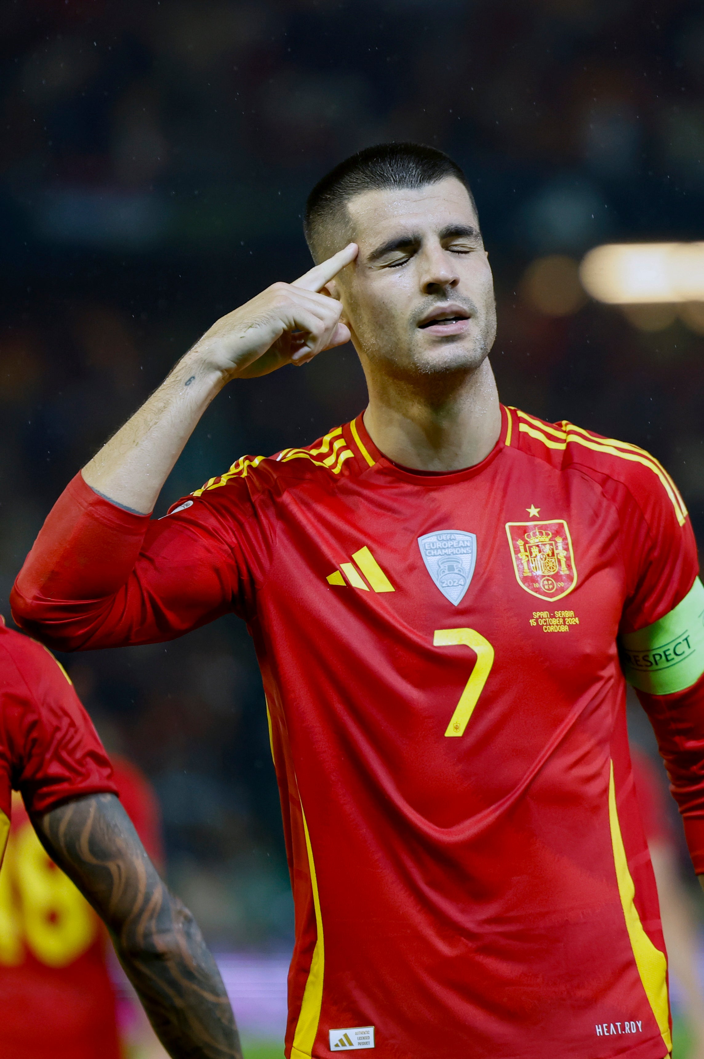 Morata, hospitalizado tras un choque en la cabeza en el entrenamiento Morata, hospitalizado tras un choque en la cabeza en el entrenamiento