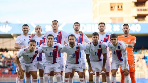 Equipo titular del Eldense en Ipur&uacute;a.