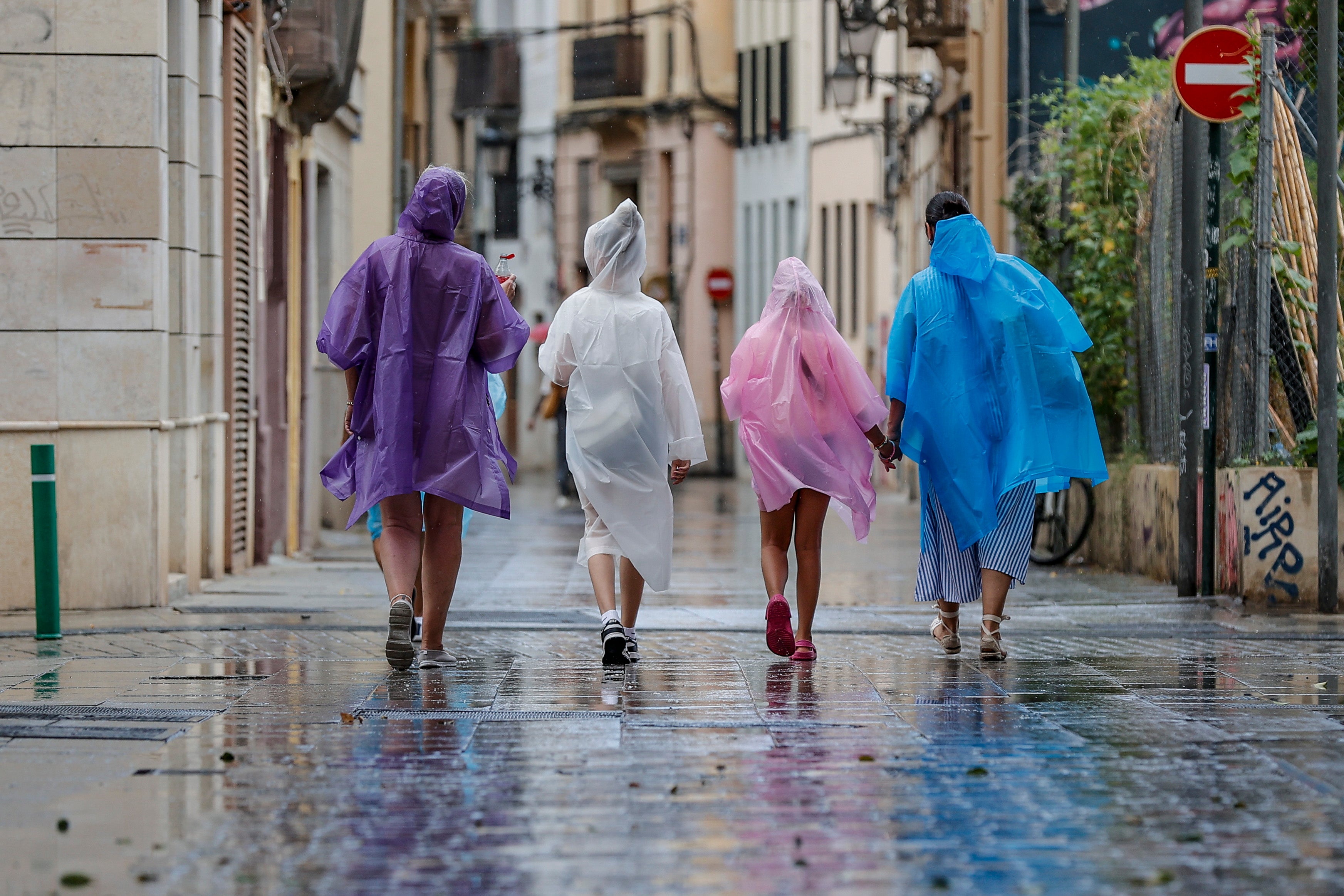 La Comunitat Valenciana registrará este martes chubascos y tormentas y se ha establecido aviso naranja en el interior sur de Castellón La Comunitat Valenciana registrará este martes chubascos y tormentas y se ha establecido aviso naranja en el interior sur de Castellón