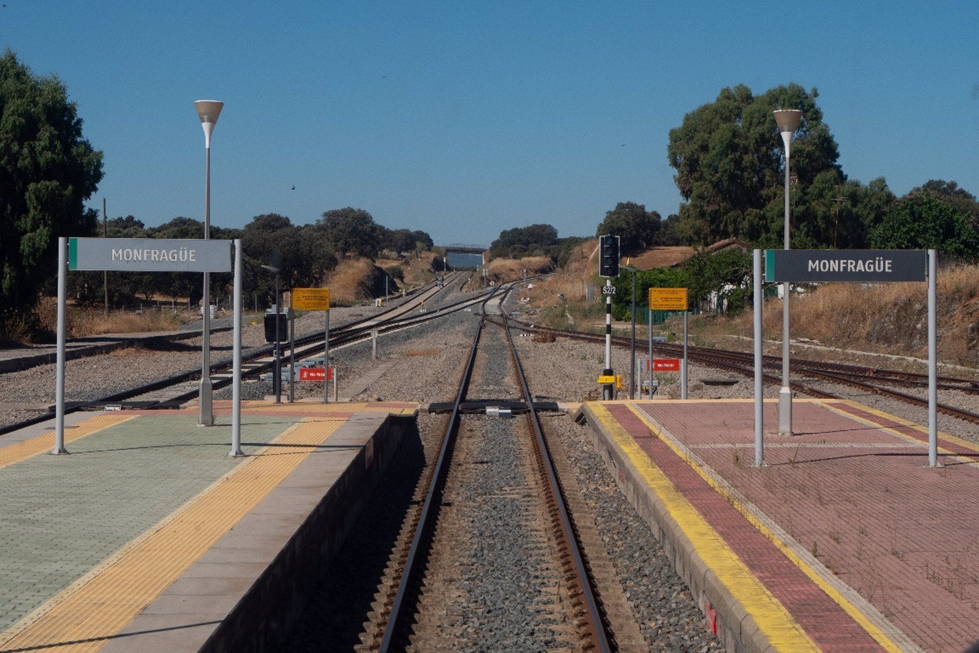 Adif adjudica por 7 millones un contrato para mejorar la sostenibilidad de la línea de alta velocidad de Extremadura Adif adjudica por 7 millones un contrato para mejorar la sostenibilidad de la línea de alta velocidad de Extremadura