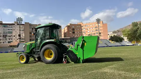 Los trabajos de mejora del terreno de juego se han iniciado aprovechando que el Orihuela CF no volverá a jugar en casa hasta el 3 de noviembre Los trabajos de mejora del terreno de juego se han iniciado aprovechando que el Orihuela CF no volverá a jugar en casa hasta el 3 de noviembre