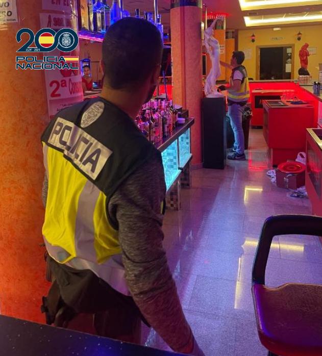 Desarticulan un grupo criminal dedicado a la trata de seres humanos en un club de Miguelturra Desarticulan un grupo criminal dedicado a la trata de seres humanos en un club de Miguelturra