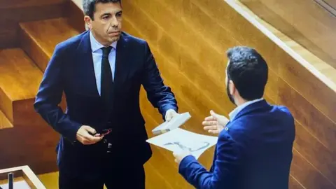 La oposición señala a Carlos Mazón como "heredero del condenado Zaplana" La oposición señala a Carlos Mazón como "heredero del condenado Zaplana"