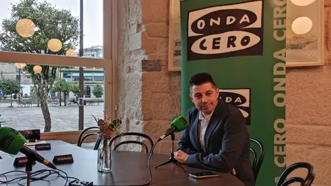 Andrés Díaz, alcalde de Ponte Caldelas Almorzo informativo no cafe bar Carabela de Pontevedra