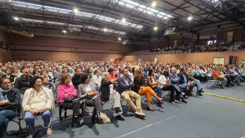 Alrededor de 700 mujeres se reúnen en Saldaña para celebrar el Día Internacional de la Mujer Rural .