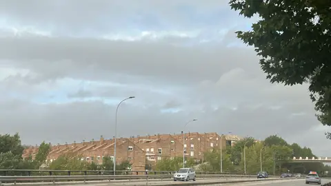 La entrada a la ciudad de Cuenca, este martes, donde se observa una ligera bruma debido a esa mala calidad del aire La entrada a la ciudad de Cuenca, este martes, donde se observa una ligera bruma debido a esa mala calidad del aire