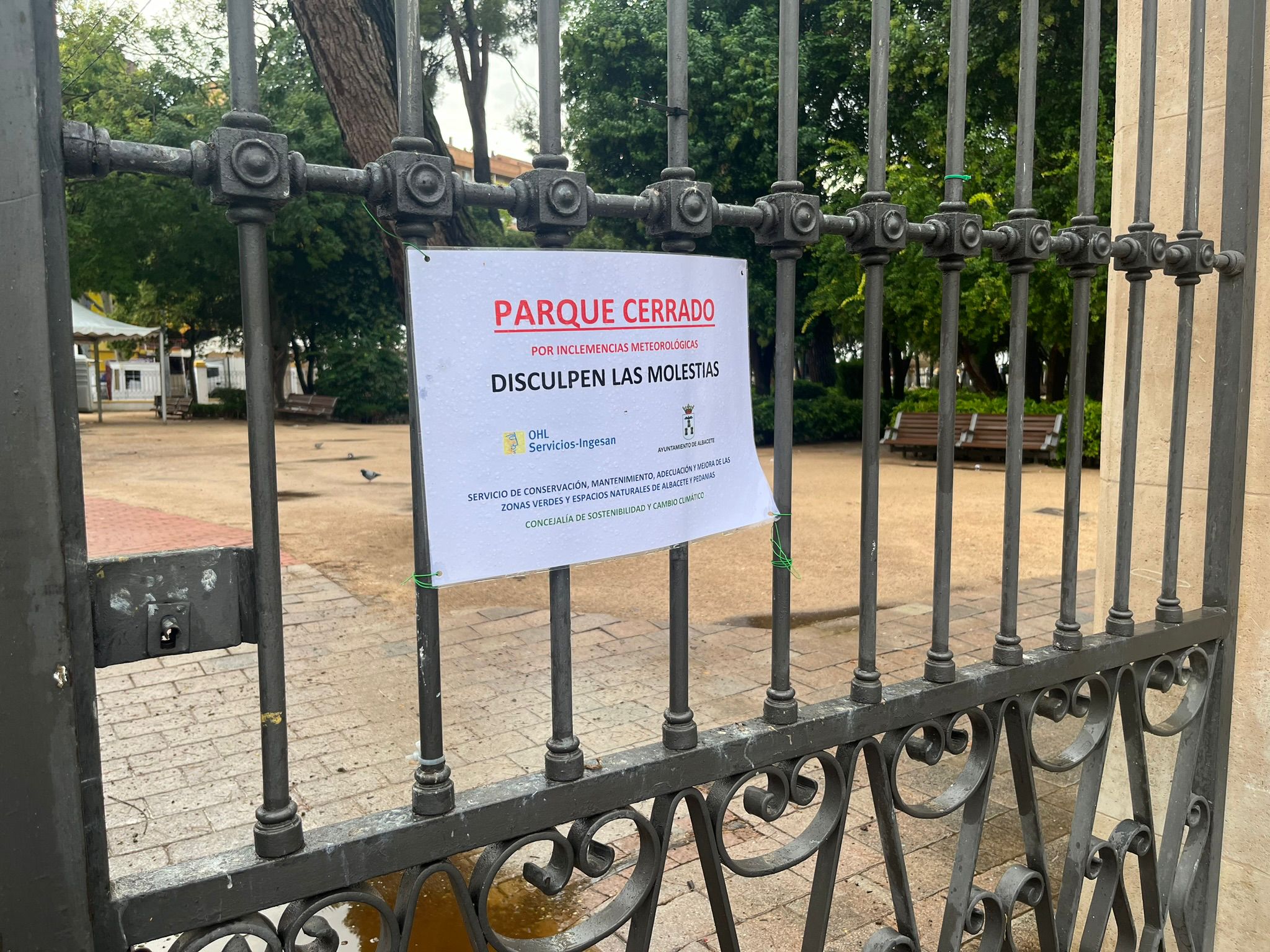 Albacete cierra parques y jardines tras activarse la alerta amarilla por tormentas Albacete cierra parques y jardines tras activarse la alerta amarilla por tormentas
