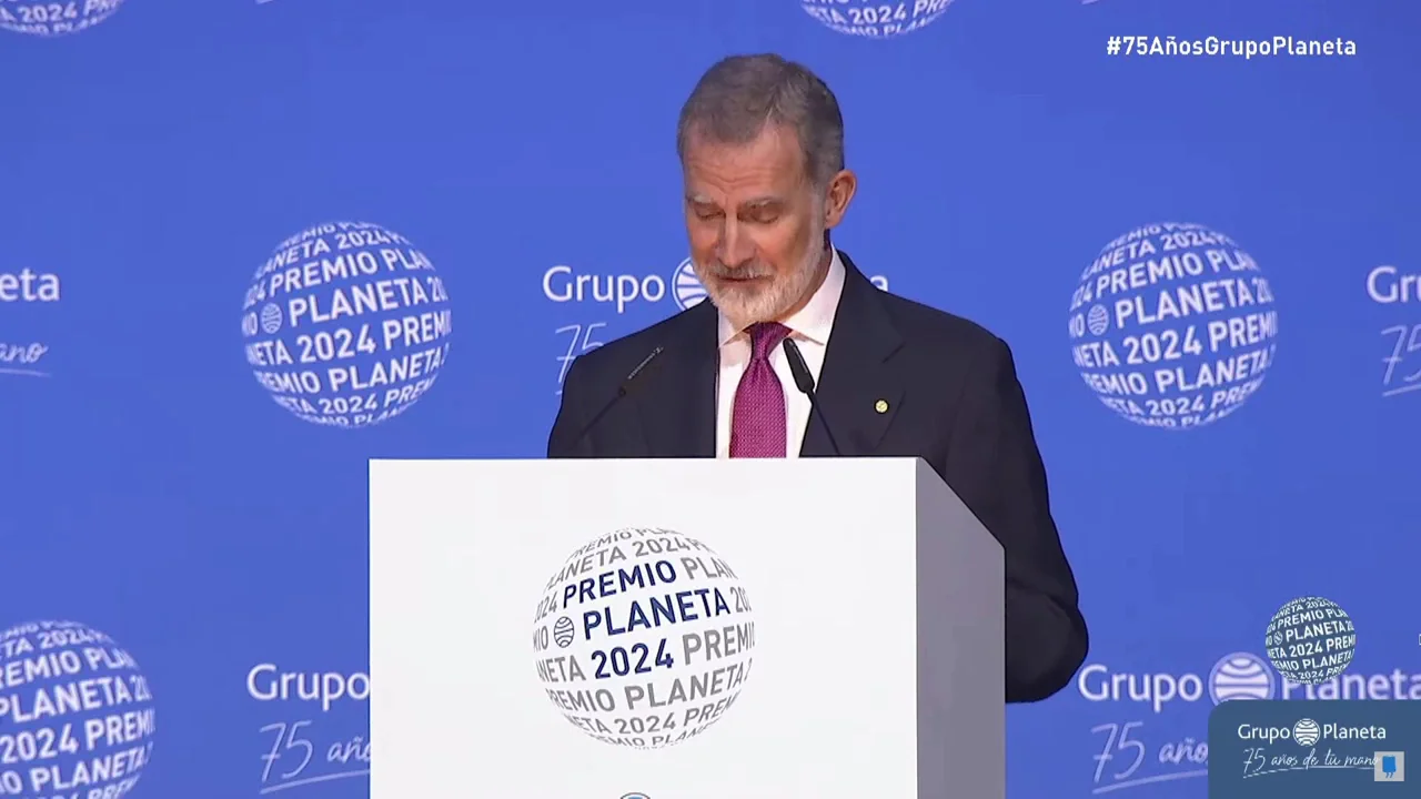 El rey asegura en los Premios Planeta que "la lectura es esencial para formar ciudadanos libres"
