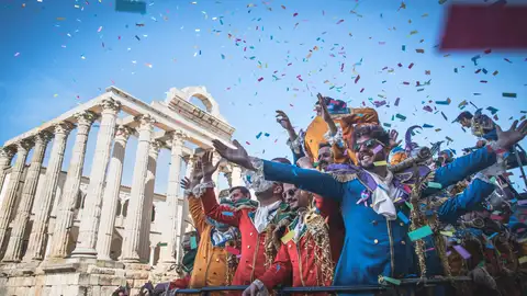 La chirigota Tagorichi, el periodista Paco Vadillo y Protección Civil de Mérida recibirán los Premios Turuta de Oro 2024 La chirigota Tagorichi, el periodista Paco Vadillo y Protección Civil de Mérida recibirán los Premios Turuta de Oro 2024