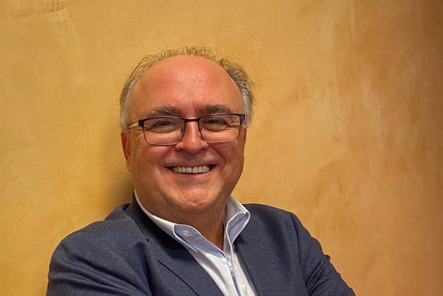 Un experto en comunicación no verbal desvela las señales que indican que una persona miente cuando habla Un experto en comunicación no verbal desvela las señales que indican que una persona miente cuando habla