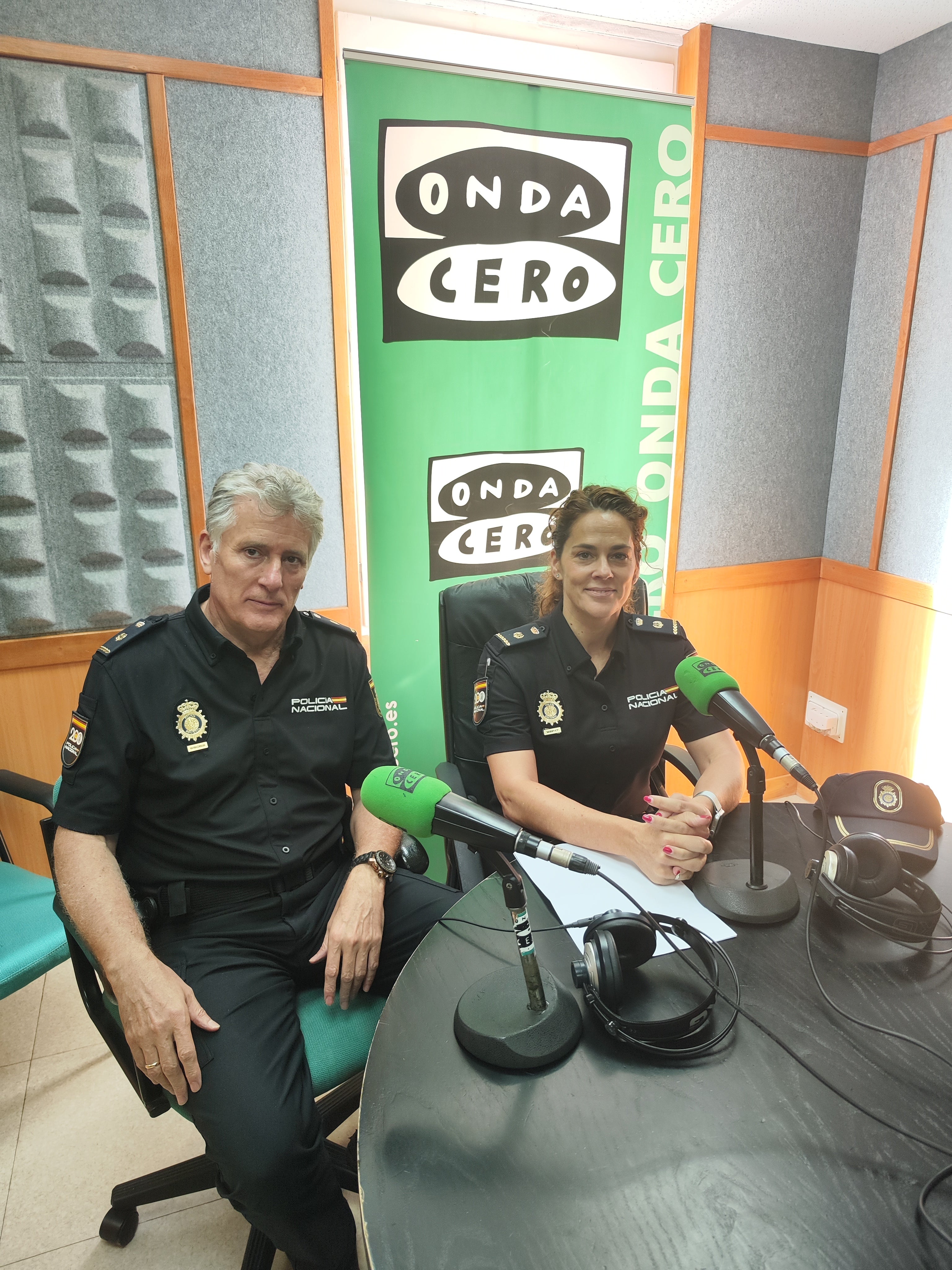 La Policía Nacional recibe el Premio de Honor por la celebración de su bicentenario La Policía Nacional recibe el Premio de Honor por la celebración de su bicentenario
