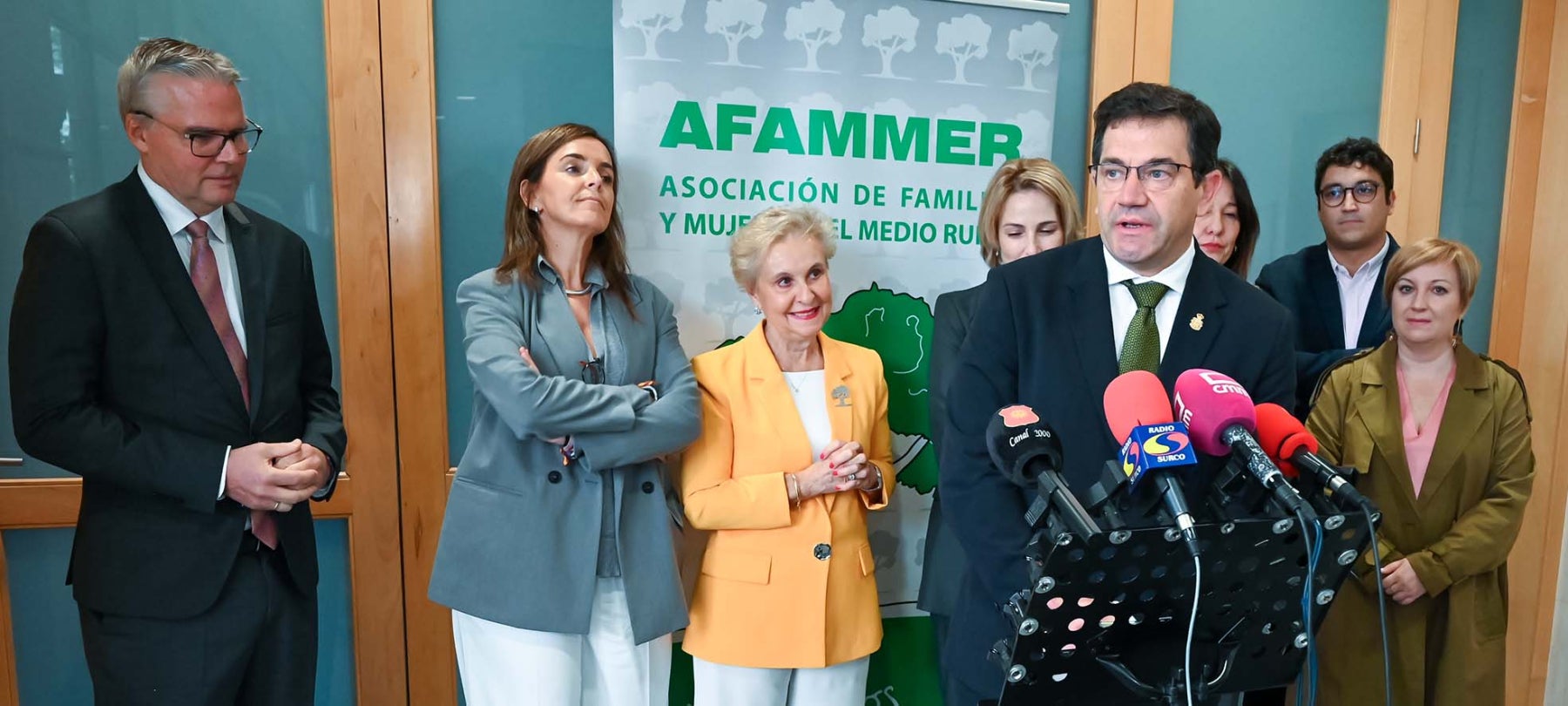 Diputación rechaza que el aeropuerto de Ciudad Real se convierta en un “acopiadero de inmigrantes indigno" Diputación rechaza que el aeropuerto de Ciudad Real se convierta en un “acopiadero de inmigrantes indigno"