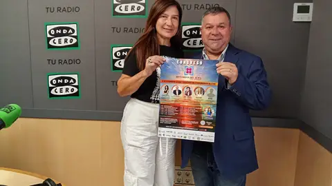 Luis Pulido, presidente de la Fundación Dharma, con el cartel del Congreso 'Recuerdos del alma' Luis Pulido, presidente de la Fundación Dharma, con el cartel del Congreso 'Recuerdos del alma'