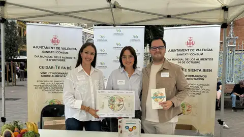Los nutricionistas han salido a la calle para concienciar a los ciudadanos. Los nutricionistas han salido a la calle para concienciar a los ciudadanos.