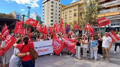 Profesionales de la limpieza de Alicante demandan un convenio justo Profesionales de la limpieza de Alicante demandan un convenio justo