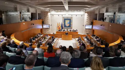 Los grupos parlamentarios reaccionan al discurso de Azcón Discurso de Azcón en las Cortes de Aragón el 16 de octubre de 2024