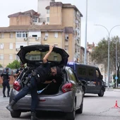Imagen de efectivos policiales en el Polígono Sur de Sevilla este miércoles por la mañana Imagen de efectivos policiales en el Polígono Sur de Sevilla este miércoles por la mañana