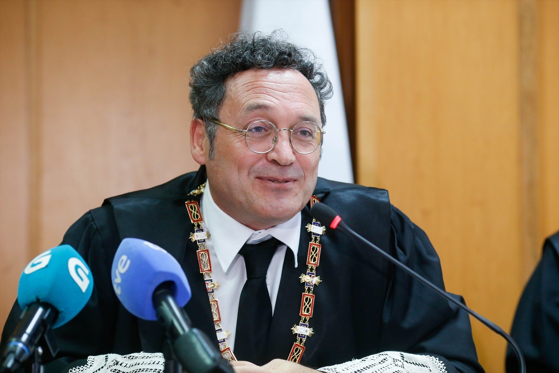 VOTA:¿Debería dimitir el fiscal general del Estado tras su imputación? VOTA:¿Debería dimitir el fiscal general del Estado tras su imputación?
