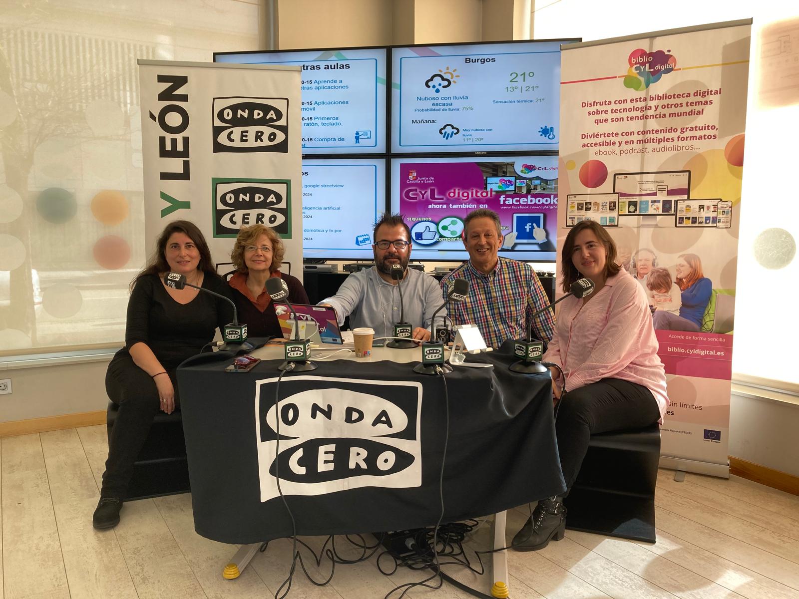 "Las nuevas tecnologías están en nuestro día a días. Debemos abrirnos a ellas", así lo asegura Loli Ruíz usuaria del espacio CyL Digital de Burgos "Las nuevas tecnologías están en nuestro día a días. Debemos abrirnos a ellas", así lo asegura Loli Ruíz usuaria del espacio CyL Digital de Burgos