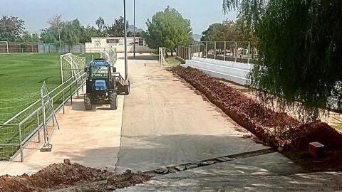 Trabajos de construcci&oacute;n del nuevo parque de calistenia de Benifair&oacute; de les Valls