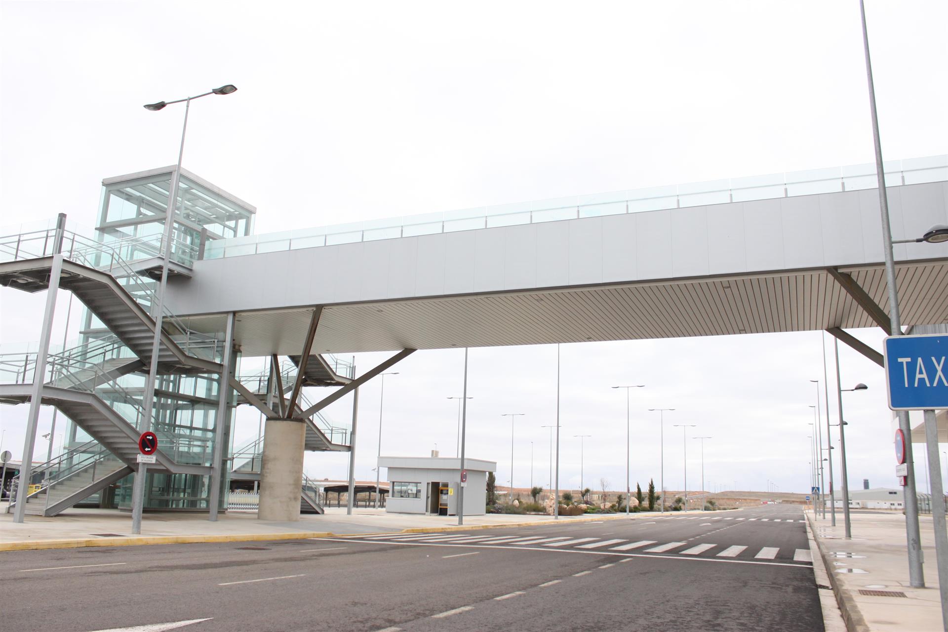 El Aeropuerto de Ciudad Real gestiona con AESA y Aviación Civil poder operar en uso mixto El Aeropuerto de Ciudad Real gestiona con AESA y Aviación Civil poder operar en uso mixto