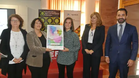 El Campus de Mujeres Cooperativistas de Extremadura ensalza el talento femenino como motor de transformación empresarial El Campus de Mujeres Cooperativistas de Extremadura ensalza el talento femenino como motor de transformación empresarial