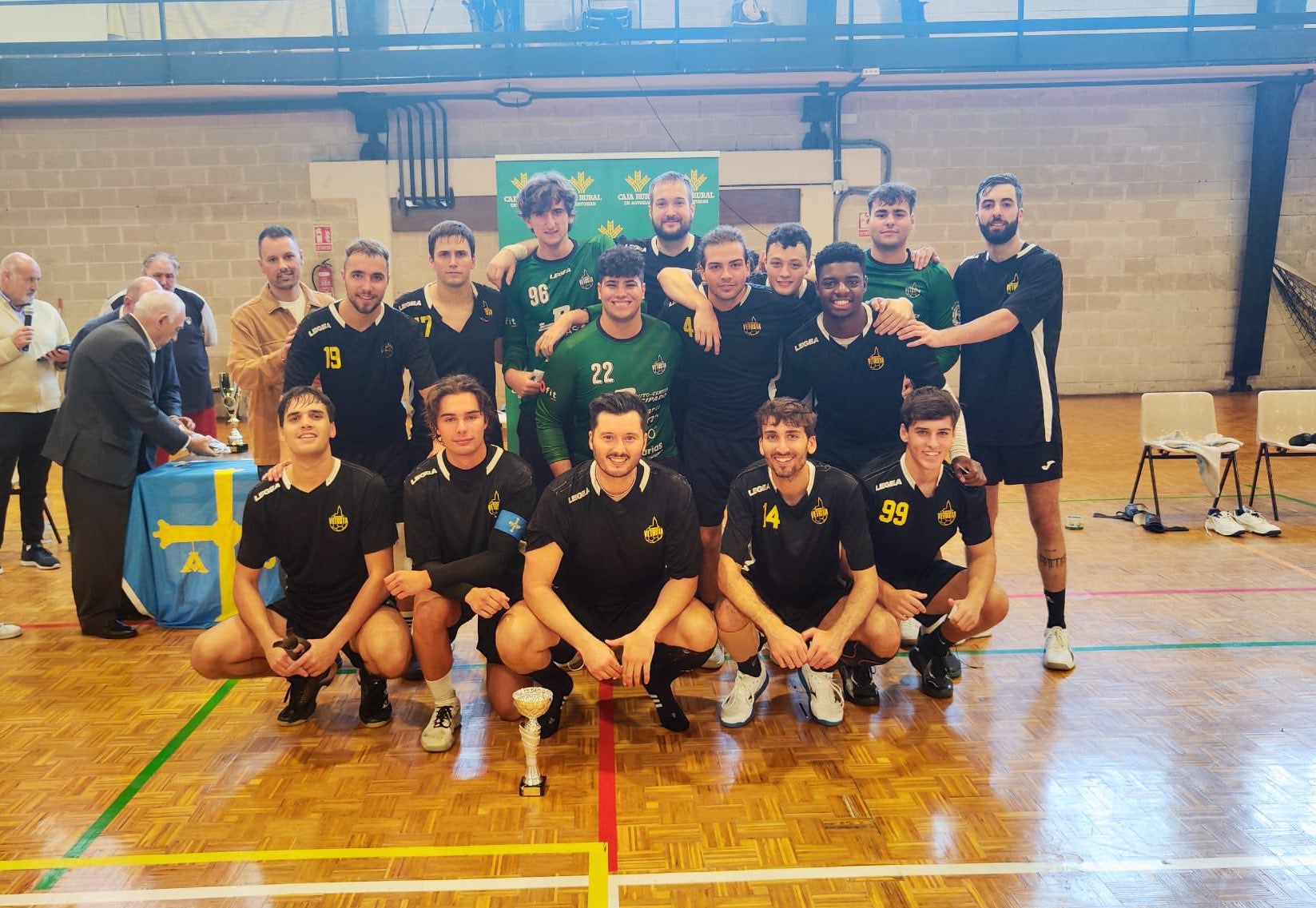 El Vetusta hace saltar la banca El Vetusta hace saltar la banca