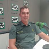 El teniente Ángel Avilés, en los estudios de Onda Cero Castellón. 