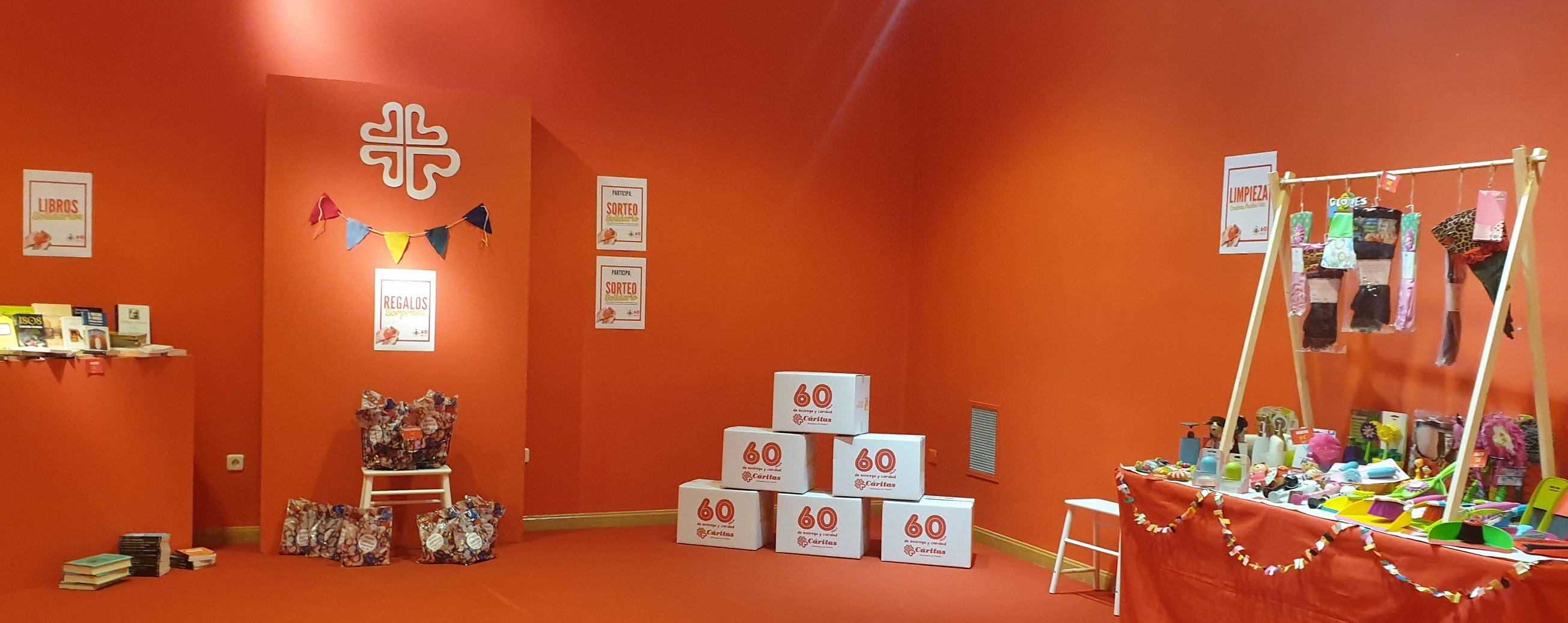 Conocemos el mercado solidario de Cáritas para financiar sus programas de inserción social Conocemos el mercado solidario de Cáritas para financiar sus programas de inserción social