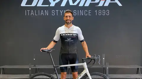 Eder Sarabia, con la bicicleta. Eder Sarabia, con la bicicleta.