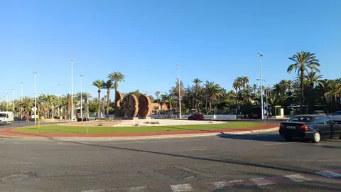 Rotonda de circulación en Elche. Rotonda de circulación en Elche.