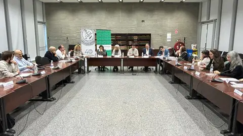 La Junta reúne a agentes del sector del libro para atender las necesidades y demandas de editores, autores y libreros La Junta reúne a agentes del sector del libro para atender las necesidades y demandas de editores, autores y libreros