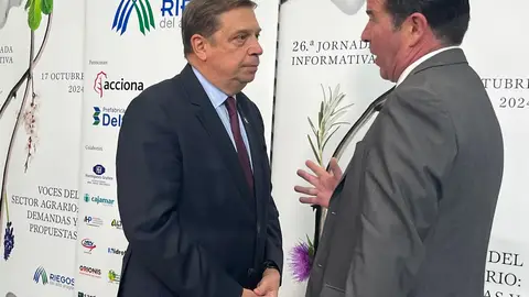 Rincón cree que hay que reconsiderar la reducción y el ministro Planas confía en el criterio de la Confederación Rincón cree que hay que reconsiderar la reducción y el ministro Planas confía en el criterio de la Confederación