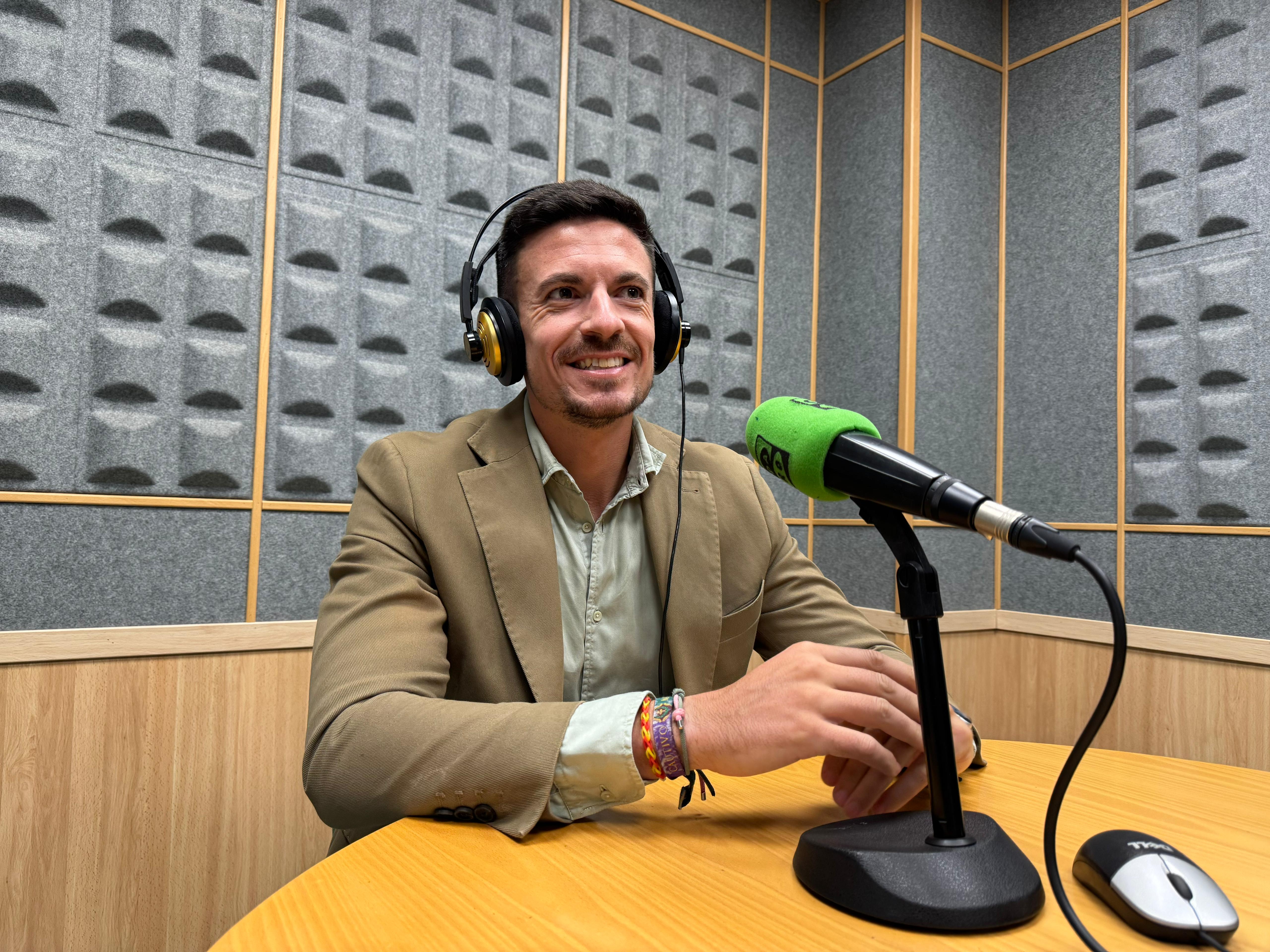 ADRIÁN CANO: "ES UN HONOR SER ALCALDE DE TU PUEBLO. TENEMOS POR DELANTE RETOS APASIONANTES" ADRIÁN CANO: "ES UN HONOR SER ALCALDE DE TU PUEBLO. TENEMOS POR DELANTE RETOS APASIONANTES"