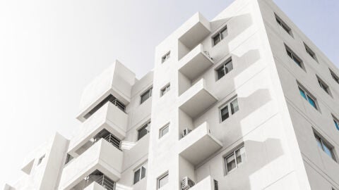 Fachada exterior de un edificio de viviendas 