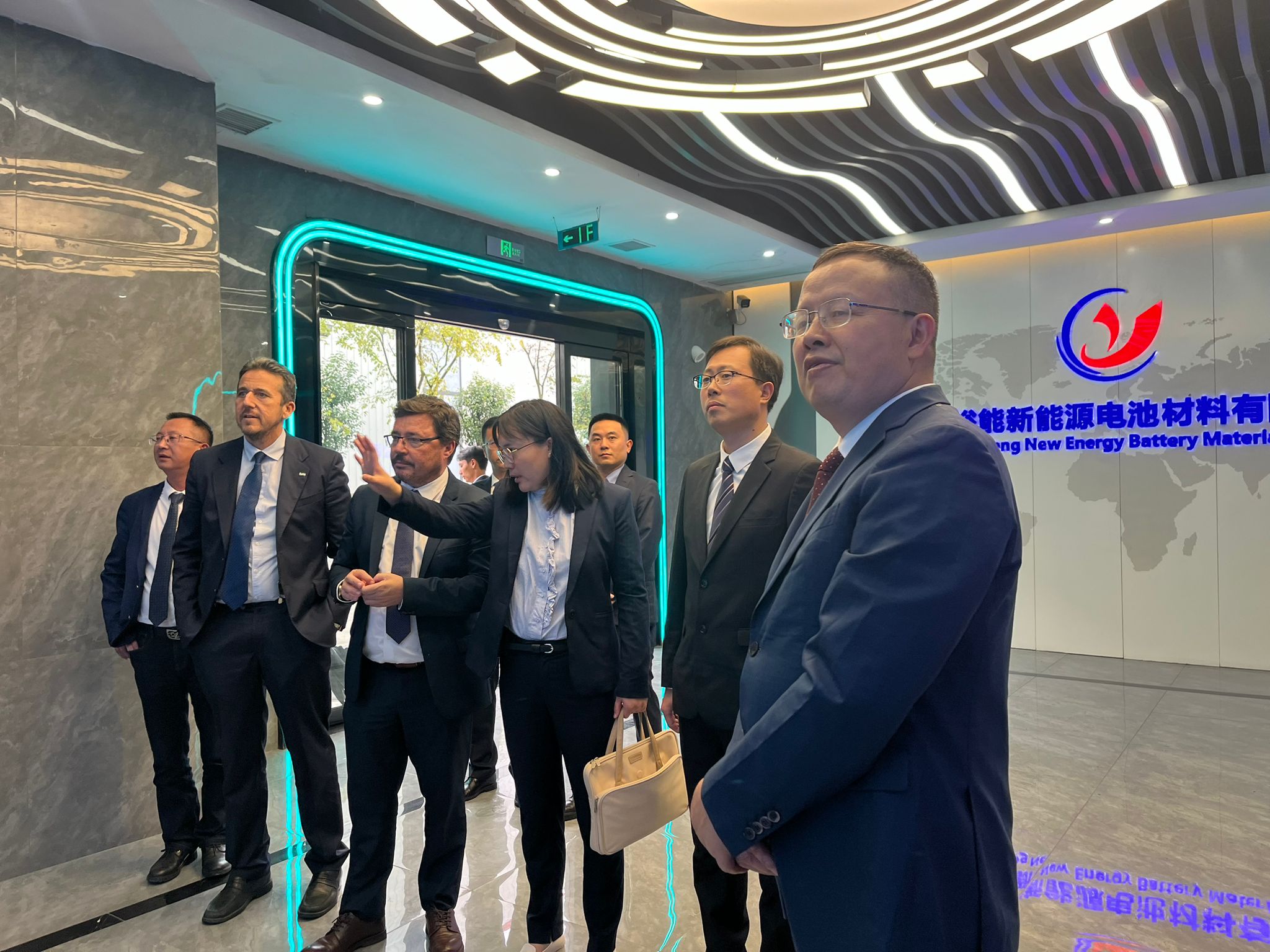 La delegación extremeña desplazada a China visita las instalaciones de Hunan Yunen Technology en Guiyang La delegación extremeña desplazada a China visita las instalaciones de Hunan Yunen Technology en Guiyang