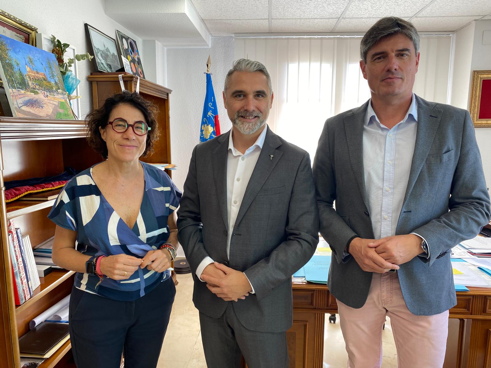 Primera visita del Secretario Autonómico de Turismo a la Vila para analizar la estrategia turística del municipio Primera visita del Secretario Autonómico de Turismo a la Vila para analizar la estrategia turística del municipio