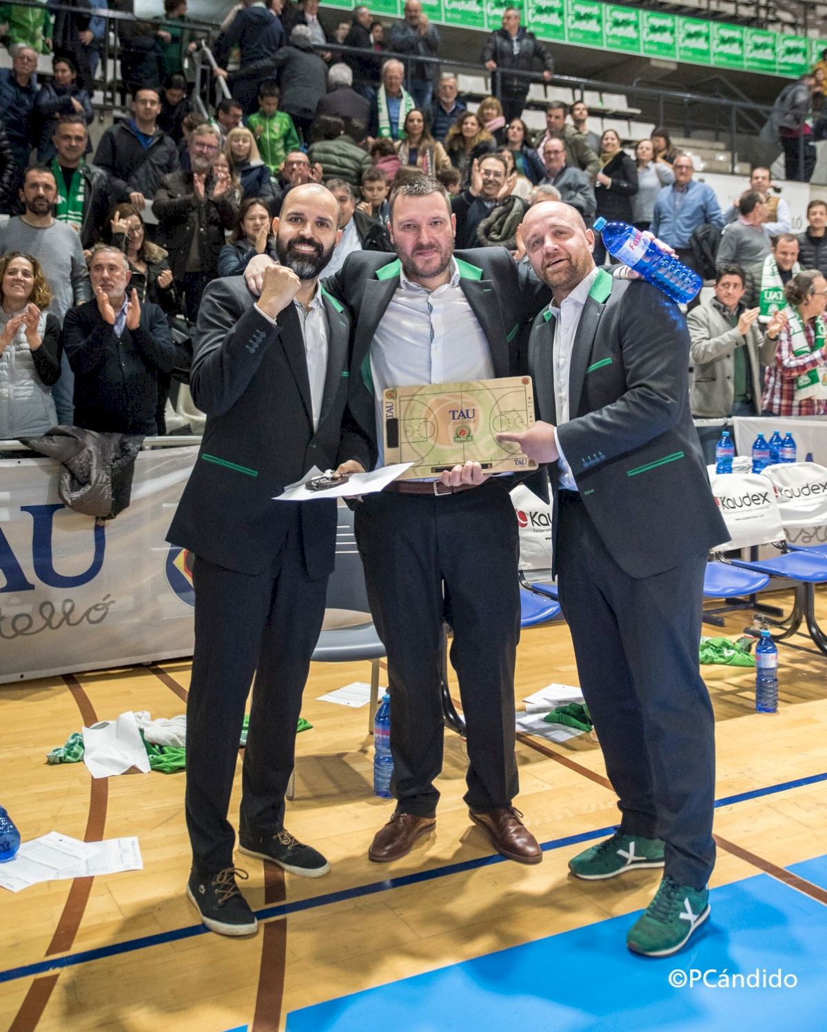 Un partido de "Amics" más que de rivales Un partido de "Amics" más que de rivales