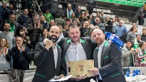 Un partido de "Amics" más que de rivales Un partido de "Amics" más que de rivales