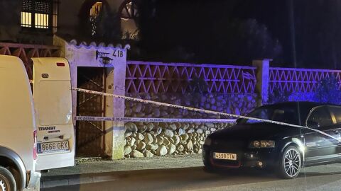 Porta de la finca de Sils on hi va haver el tiroteig el febrer de 2024