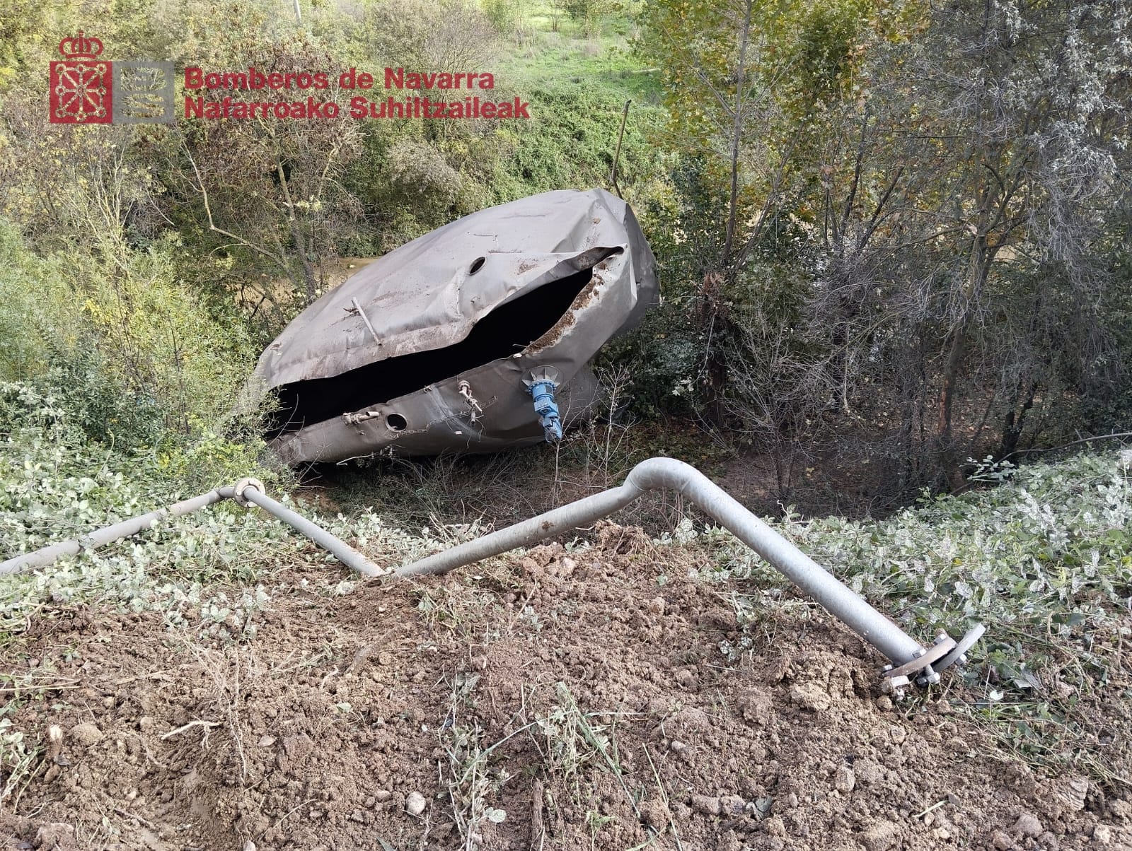 Muere un trabajador al explotar un depósito de residuos agrícolas en la alcoholera de Estella Muere un trabajador al explotar un depósito de residuos agrícolas en la alcoholera de Estella