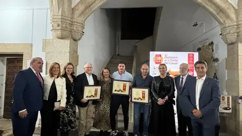 La presidenta de la Asamblea considera que la Torta del Casar es una de las señas de identidad de Extremadura y de España La presidenta de la Asamblea considera que la Torta del Casar es una de las señas de identidad de Extremadura y de España