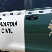 Vehículo de la Guardia Civil Vehículo de la Guardia Civil