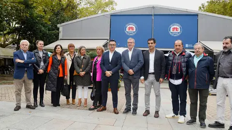 Visita conselleiro José González á Praza de Abastos provisional de Ourense Visita conselleiro José González á Praza de Abastos provisional de Ourense