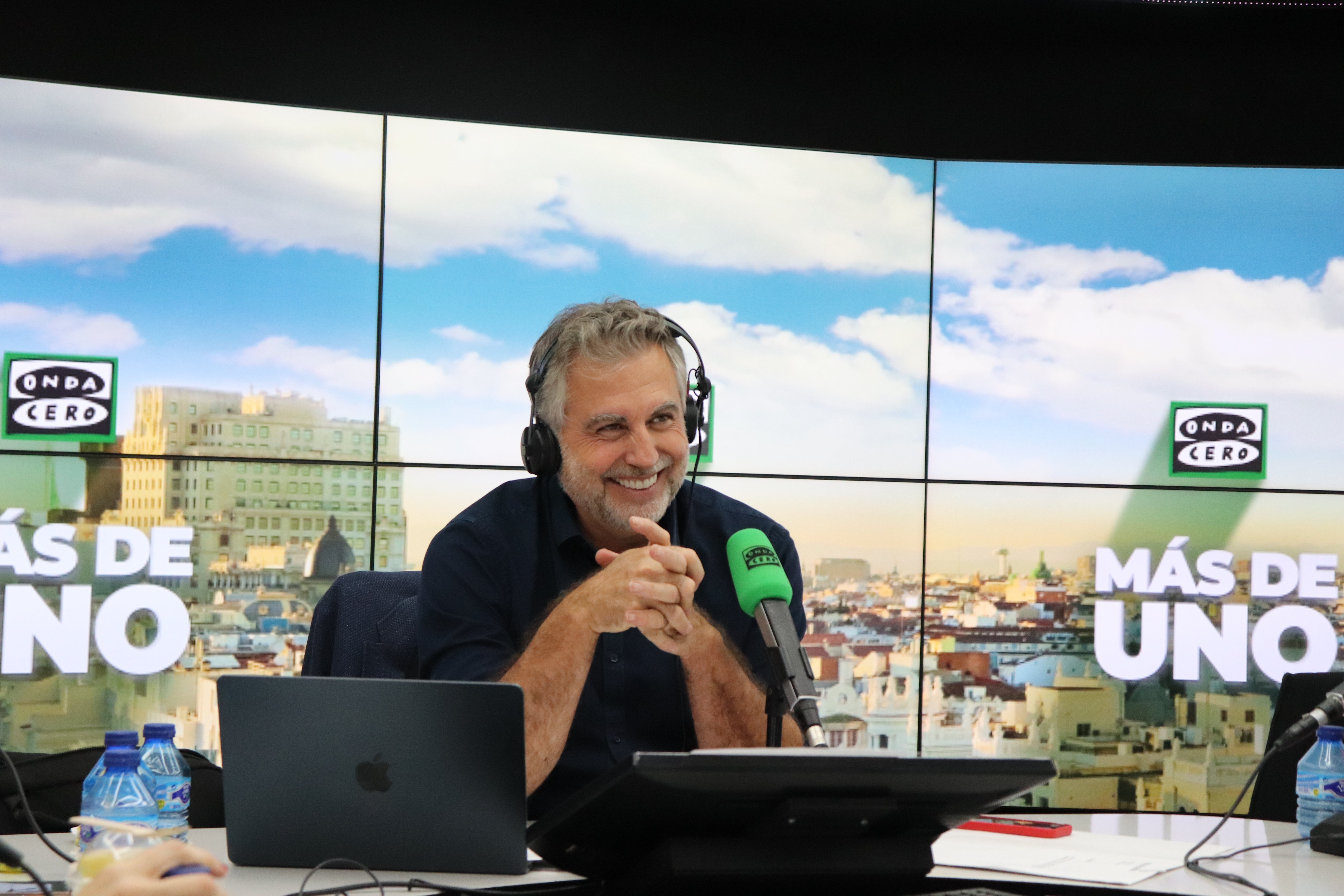 Así se organizaron todos los departamentos de Atresmedia para celebrar el cumpleaños de Alsina Así se organizaron todos los departamentos de Atresmedia para celebrar el cumpleaños de Alsina