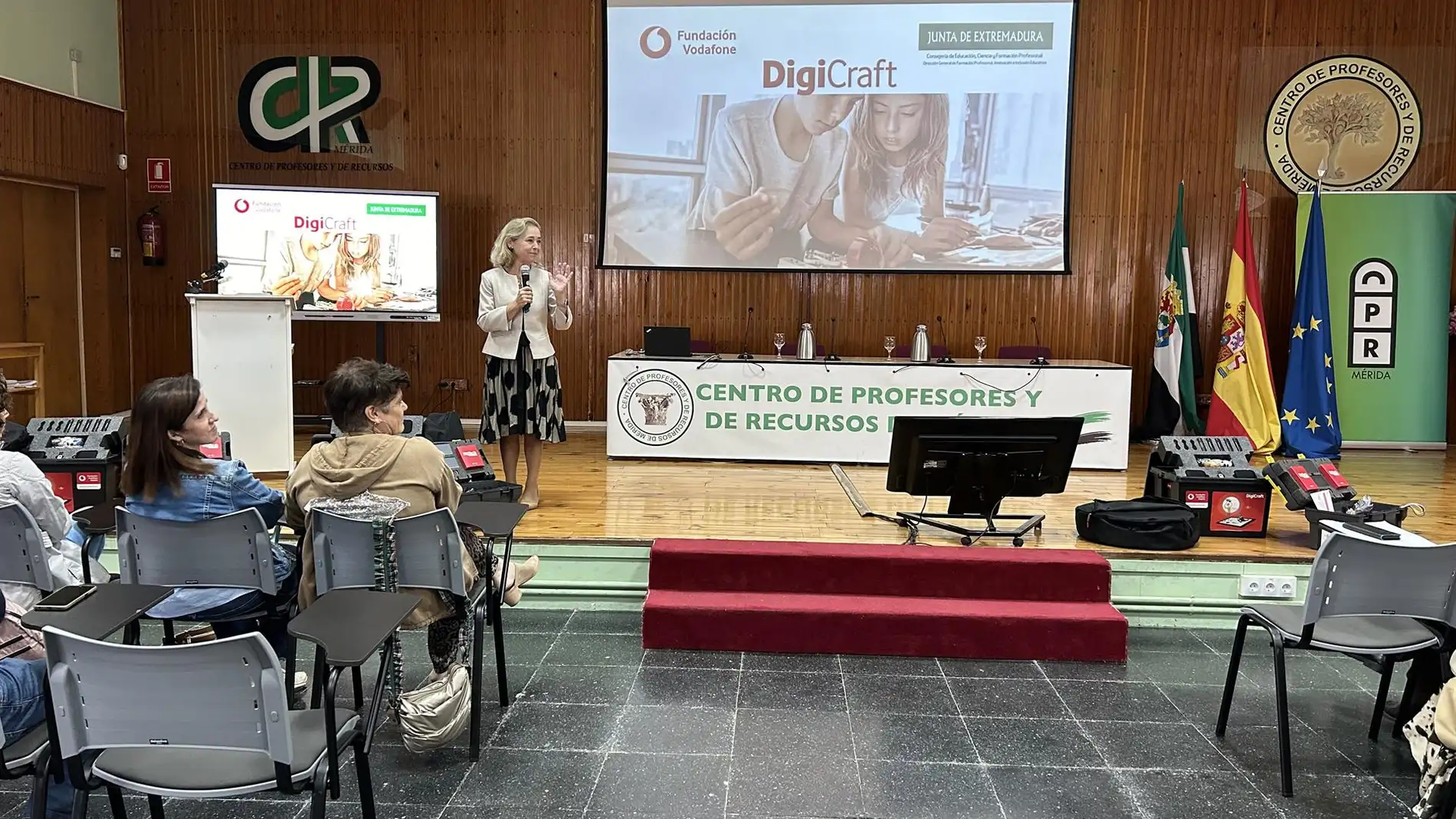 50 centros educativos extremeños reciben kits con material tecnológico 50 centros educativos extremeños reciben kits con material tecnológico