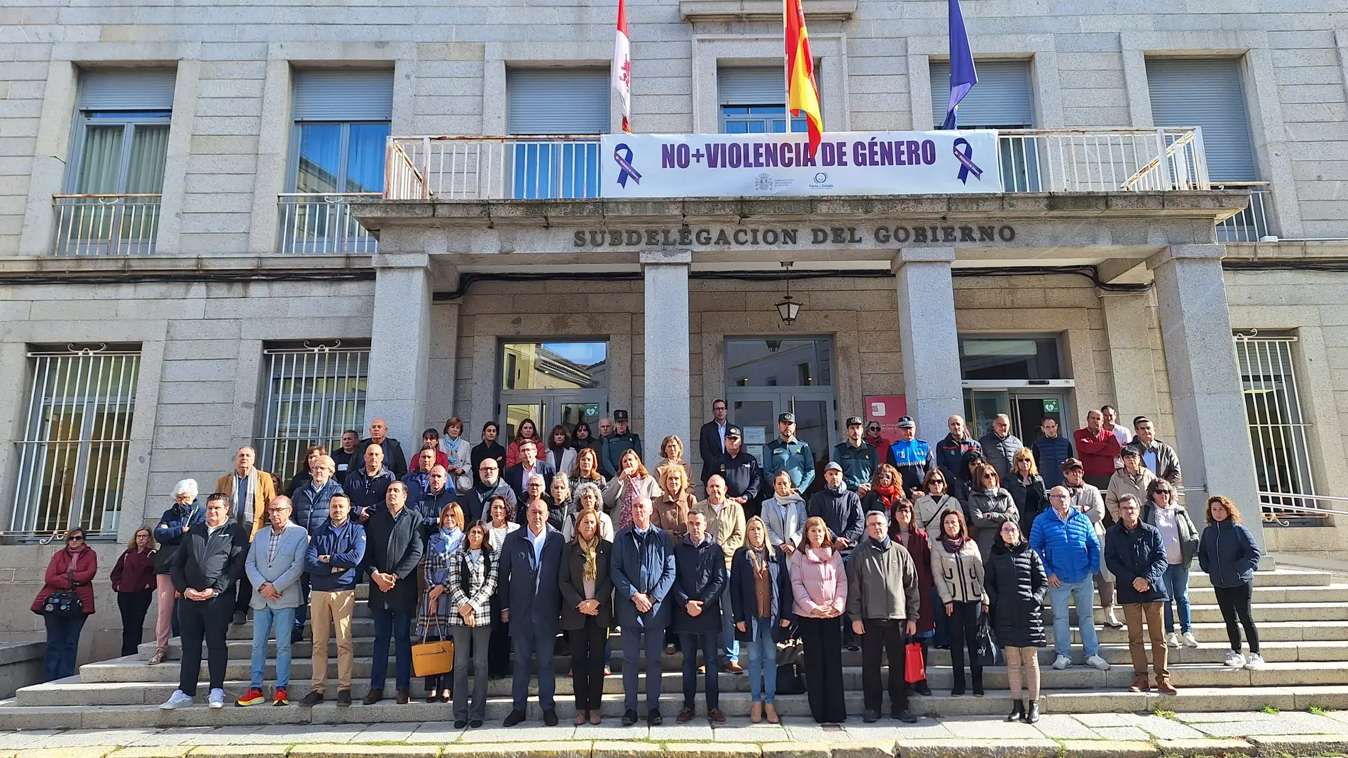 minuto de silencio convocado a las puertas de la Subdelegación del Gobierno como muestra de la más absoluta repulsa por el asesinato de una mujer por violencia de género en Arroyo de Cuéllar. minuto de silencio convocado a las puertas de la Subdelegación del Gobierno como muestra de la más absoluta repulsa por el asesinato de una mujer por violencia de género en Arroyo de Cuéllar.