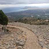 Altea retoma las obras de mejora del sendero homologado de Sierra Bèrnia Altea retoma las obras de mejora del sendero homologado de Sierra Bèrnia